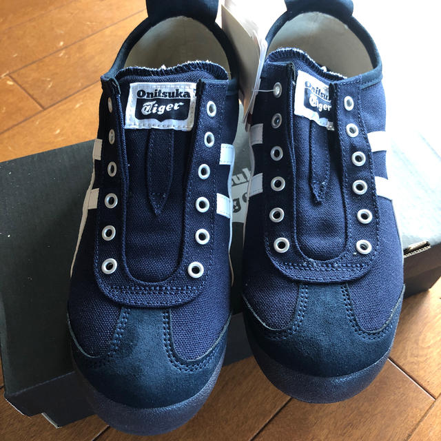 Onitsuka Tiger(オニツカタイガー)のオニツカタイガー  メキシコ66 スリッポン24.5 新品未使用です！ レディースの靴/シューズ(スニーカー)の商品写真