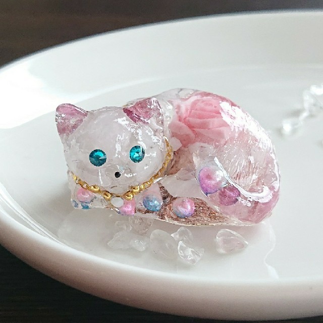 ハートのＰ様＊専用です❤️見つめる猫ちゃん＊オルゴナイトの通販 by ...