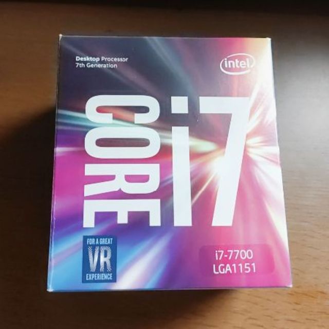 PCパーツIntel CPU core i7-7700 箱・リテールクーラー付