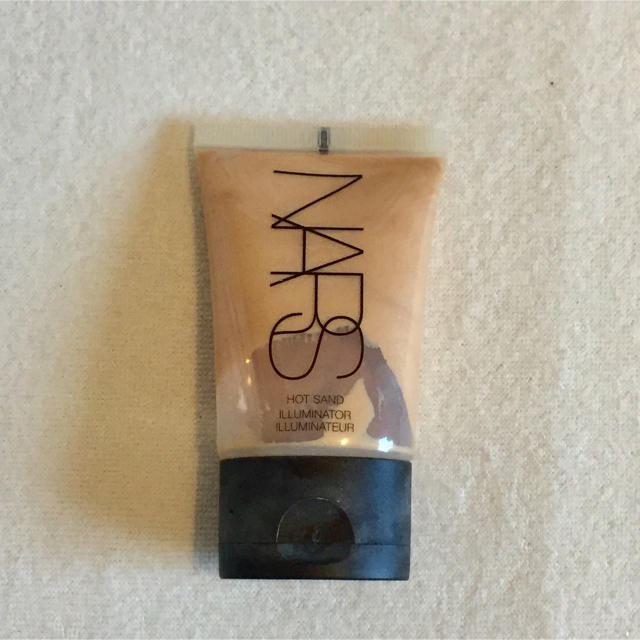 NARS(ナーズ)のNARS メーキャップイルミネイター 2344 HOT SAND コスメ/美容のベースメイク/化粧品(チーク)の商品写真