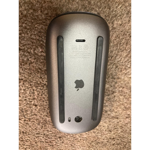 Apple(アップル)のmagic mouse2 スペースグレイ スマホ/家電/カメラのPC/タブレット(PC周辺機器)の商品写真