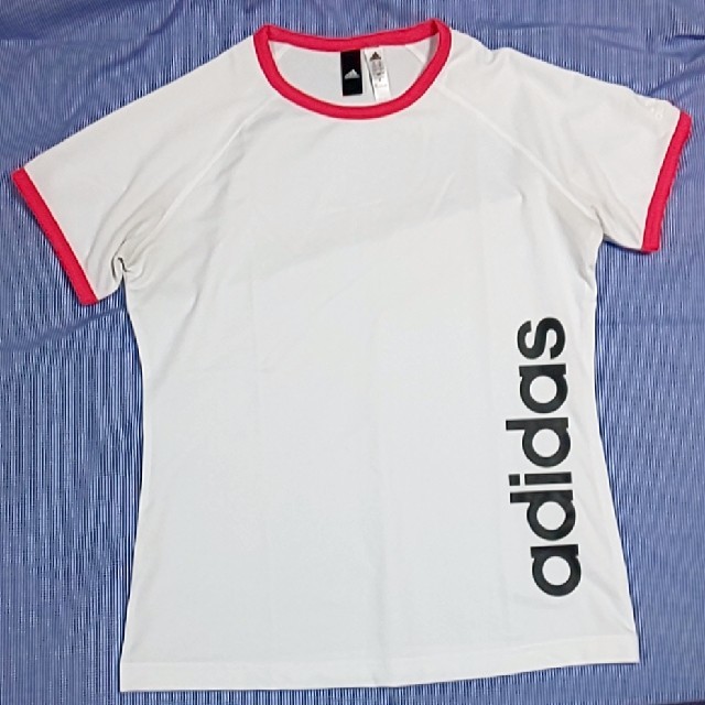 adidas(アディダス)のadidasレディースＸＬサイズＴシャツ レディースのトップス(Tシャツ(半袖/袖なし))の商品写真