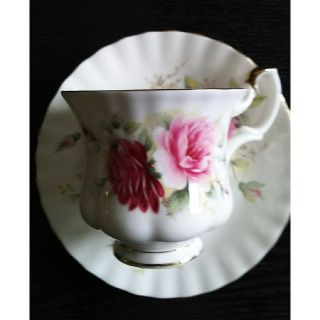 ロイヤルアルバート(ROYAL ALBERT)のロイヤルアルバートのカップ＆ソーサー(グラス/カップ)