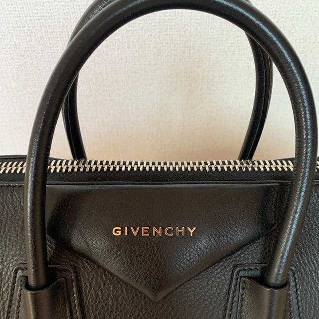 GIVENCHY アンティゴナ 2