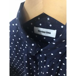 ユナイテッドアローズ(UNITED ARROWS)の⭐︎オシャレな紺色ドットシャツ　(シャツ)