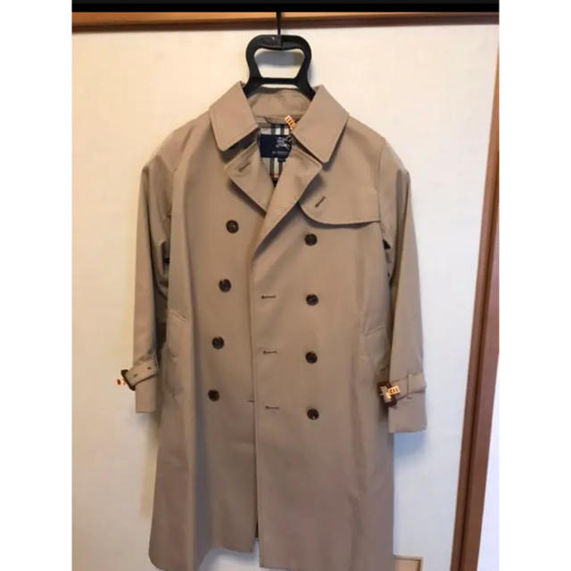 BURBERRY(バーバリー)の【未使用品】バーバリートレンチコート 女の子130cm キッズ/ベビー/マタニティのキッズ服女の子用(90cm~)(コート)の商品写真