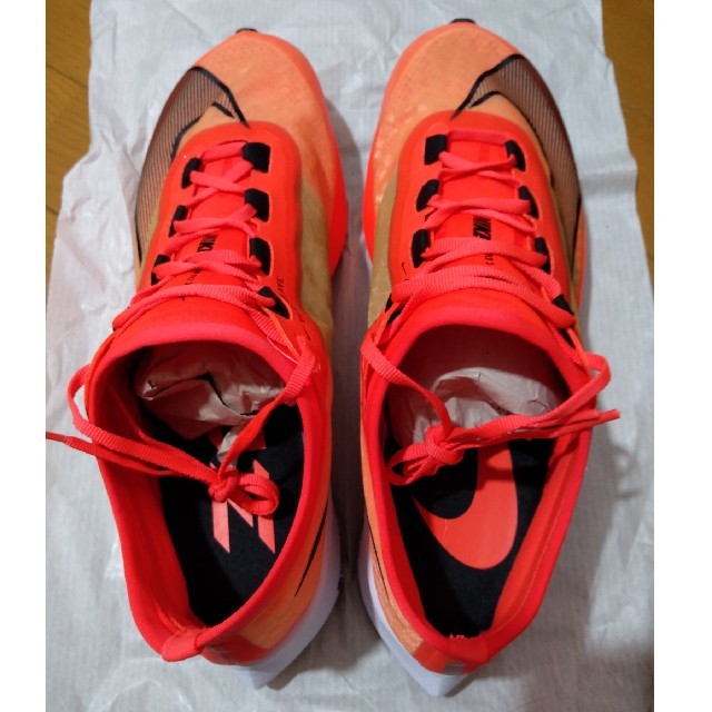 NIKE(ナイキ)のNIKE ZOOM FLY 3  28cm（オレンジ） スポーツ/アウトドアのランニング(シューズ)の商品写真