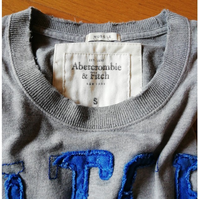 Abercrombie&Fitch(アバクロンビーアンドフィッチ)のAbercrombie&Fitch　ビンテージ加工Ｔシャツ メンズのトップス(Tシャツ/カットソー(半袖/袖なし))の商品写真