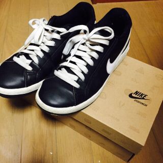 ナイキ(NIKE)のNIKE 黒スニーカー(スニーカー)