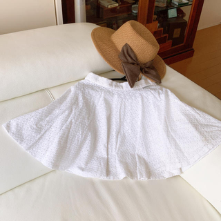 ナルミヤ インターナショナル(NARUMIYA INTERNATIONAL)のby❤️LOVE it  白　刺繍透かし　フレアスカート　140cm(スカート)
