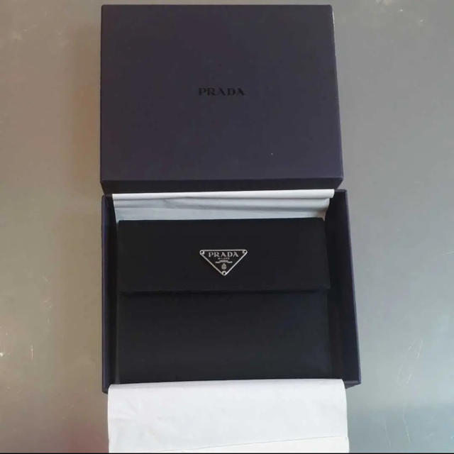 PRADA 財布