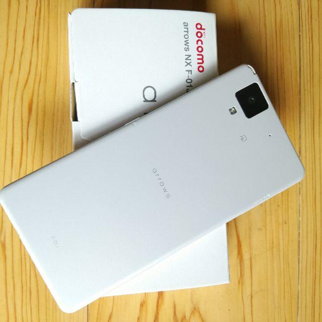 NTTdocomo(エヌティティドコモ)のdocomo　arrows NX F-01J SIMロック解除済 スマホ/家電/カメラのスマートフォン/携帯電話(スマートフォン本体)の商品写真