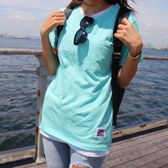 RVCA(ルーカ)の西海岸スタイル☆ウェーブパッチTシャツ　Lサイズ　ターコイズブルー　STUSSY レディースのトップス(Tシャツ(半袖/袖なし))の商品写真