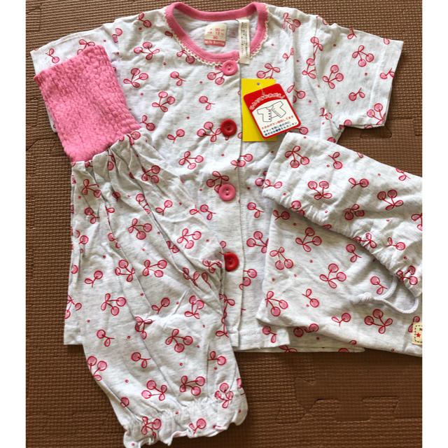 みっく様専用 半袖パジャマ さくらんぼ柄 キッズ/ベビー/マタニティのキッズ服男の子用(90cm~)(パジャマ)の商品写真