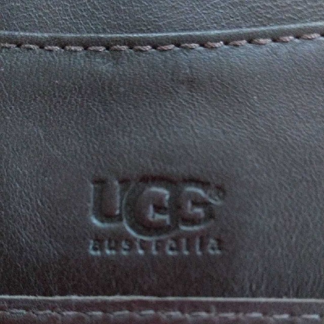 UGG(アグ)のアグUGG定期入れ メンズのファッション小物(名刺入れ/定期入れ)の商品写真