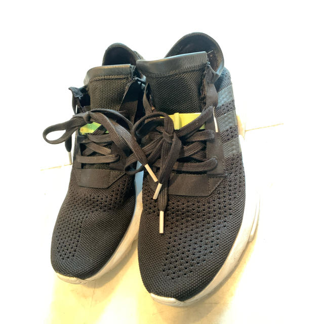 adidas(アディダス)のアディダス adidas オリジナルス　スニーカー　メッシュ軽量　黒　28cm メンズの靴/シューズ(スニーカー)の商品写真