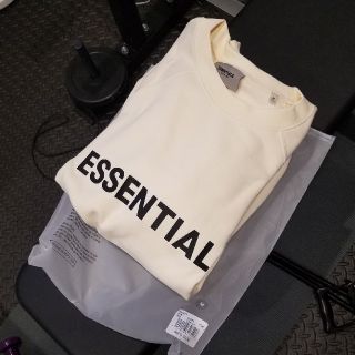 フィアオブゴッド(FEAR OF GOD)の新作 FOG Essentias Crew Neck Sweatshirt(スウェット)