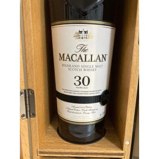 マッカラン30年 シェリーオーク 新品の通販 by lucky shop|ラクマ マッカラン30年 シェリーオーク 新品 macallan