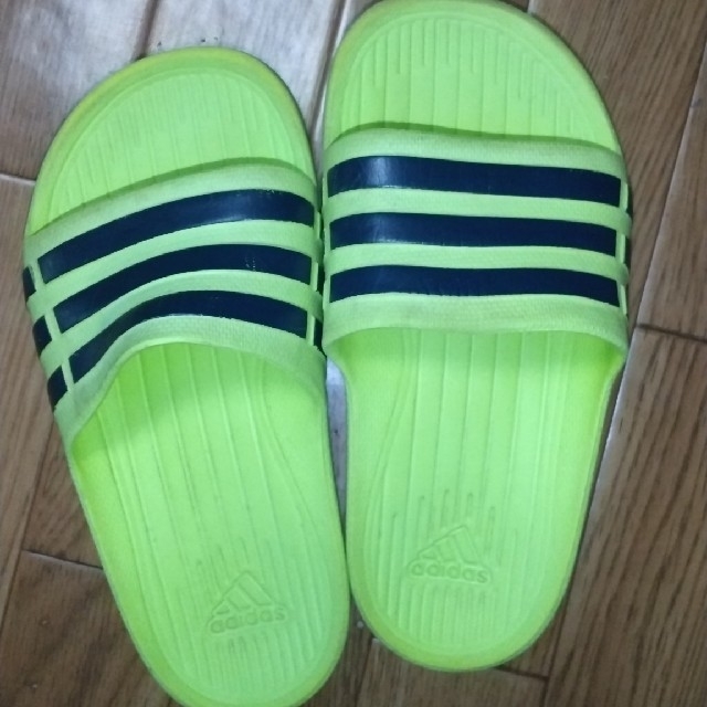 adidas(アディダス)のチャラ2826様専用★adidas★デュラモ/18cm/軽い！ キッズ/ベビー/マタニティのキッズ靴/シューズ(15cm~)(サンダル)の商品写真