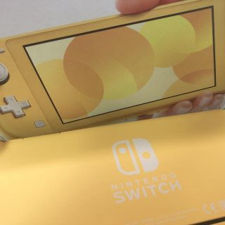 ニンテンドースイッチ(Nintendo Switch)のあつまれどうぶつの森ソフト＋Nintendo Switch Lite イエロー(携帯用ゲーム機本体)