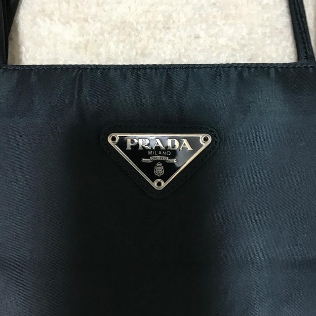 PRADA(プラダ)のPRADA ナイロン　トートバッグ　格安　値下げ レディースのバッグ(トートバッグ)の商品写真