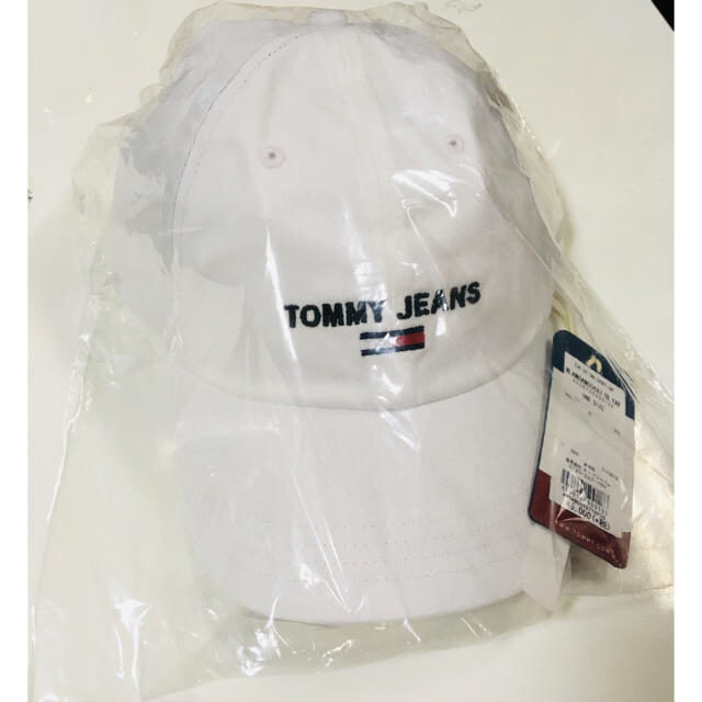 TOMMY HILFIGER(トミーヒルフィガー)の【新品タグ付き】トミーヒルフィガー　キャップ 帽子  レディースの帽子(キャップ)の商品写真