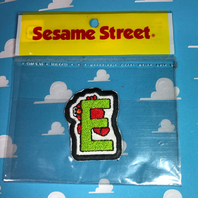 SESAME STREET(セサミストリート)のアイロンワッペン/エルモ/イニシャルE ハンドメイドの素材/材料(各種パーツ)の商品写真