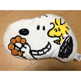 スヌーピー クッションの通販 100点以上 Snoopyのインテリア 住まい 日用品を買うならラクマ