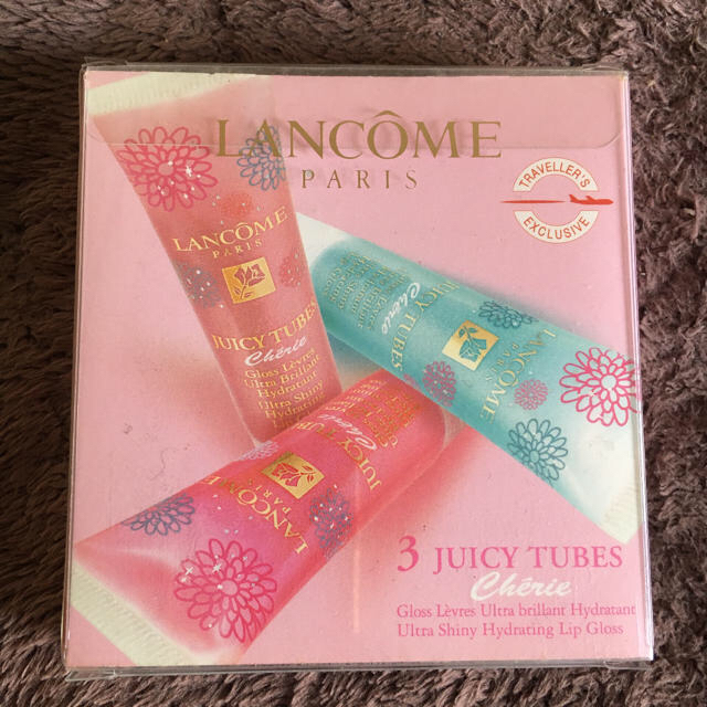 LANCOME(ランコム)の【新品】ランコム　リップグロス３本セット コスメ/美容のベースメイク/化粧品(リップグロス)の商品写真