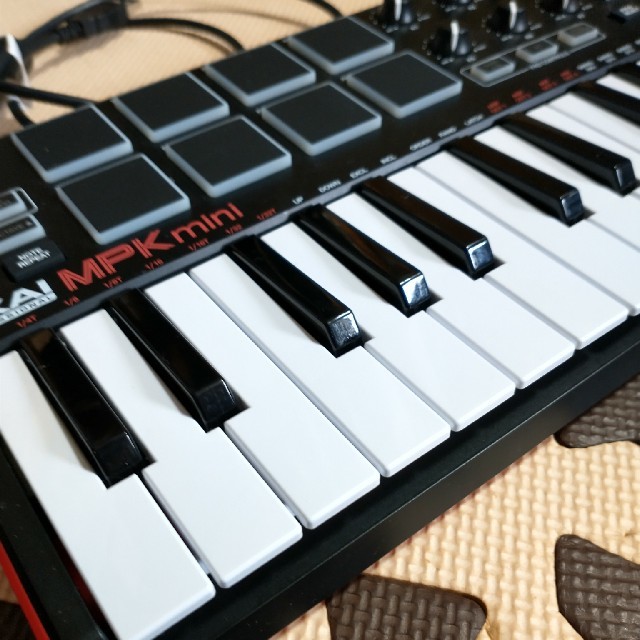 AKAI MPK mini MK2 1