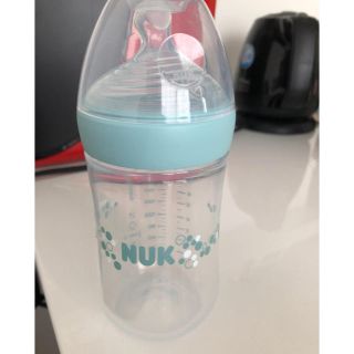 ヤヌーク(YANUK)のNUK哺乳瓶中古260ml(哺乳ビン)