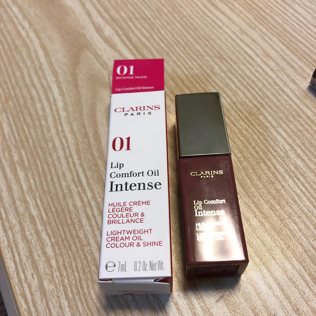 CLARINS(クラランス)のクラランス　コンフォートリップオイル　インテンス01 コスメ/美容のベースメイク/化粧品(口紅)の商品写真