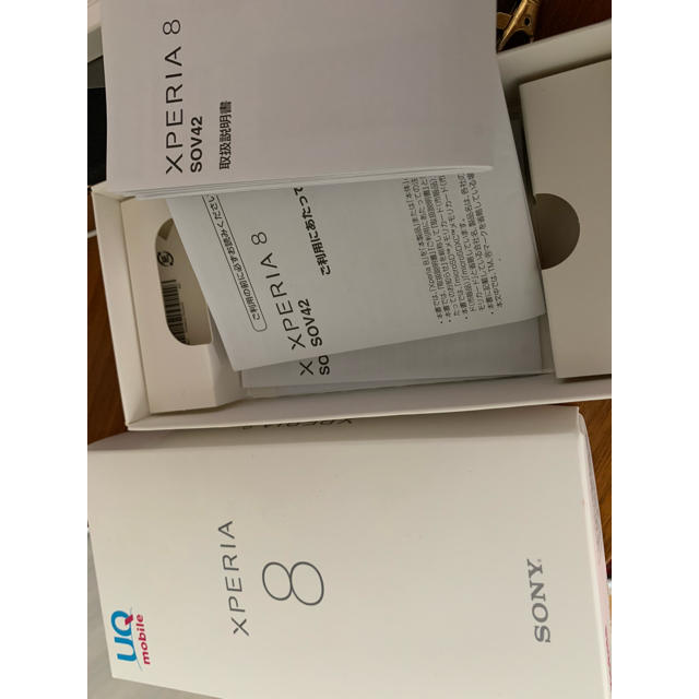 SONY UQ mobile SIMフリーの通販 by moz's shop｜ソニーならラクマ - 美品 Xperia 8 ホワイト お得大得価