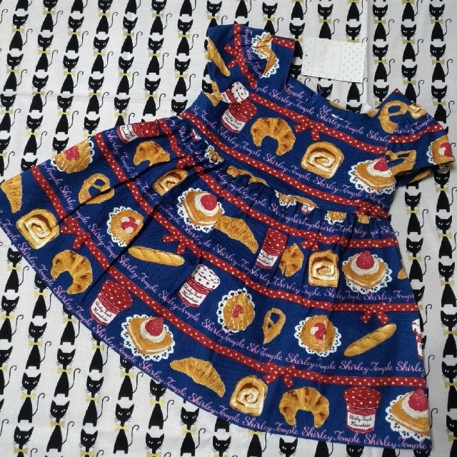 Shirley Temple(シャーリーテンプル)の新品サイズ80ベーカリー柄ワンピース キッズ/ベビー/マタニティのベビー服(~85cm)(ワンピース)の商品写真