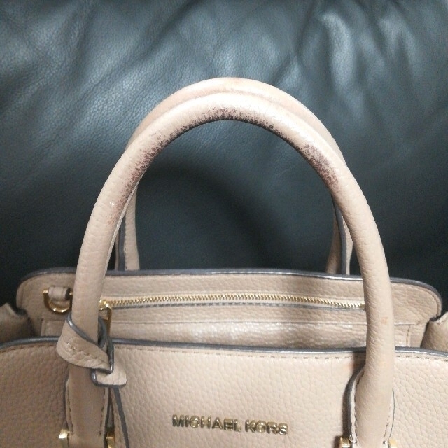 Michael Kors(マイケルコース)のMICHAEL KORS マイケルコース  ハンドバッグ　グレージュ レディースのバッグ(ハンドバッグ)の商品写真