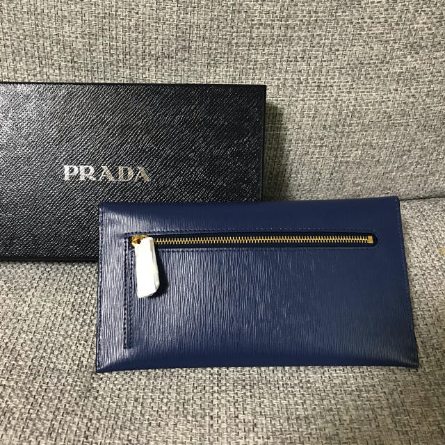 PRADA(プラダ)の1点限り❗️ 新品 PRADA プラダ 長財布 封筒型 レザー レディースのファッション小物(財布)の商品写真