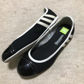 アディダス(adidas)の23.5【adidas】フラットシューズ・黒(バレエシューズ)