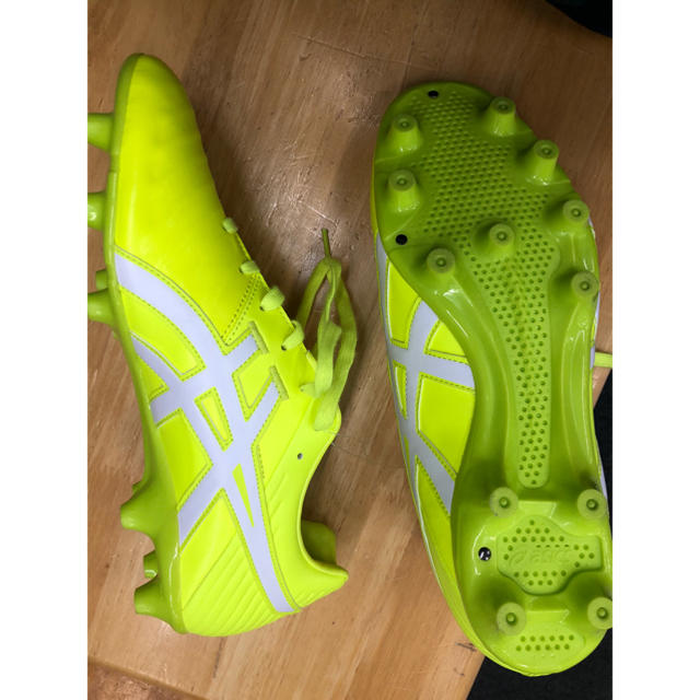 asics(アシックス)のアシックスasics サッカースパイクDS LIGHT3wide 27.0新品 スポーツ/アウトドアのサッカー/フットサル(シューズ)の商品写真