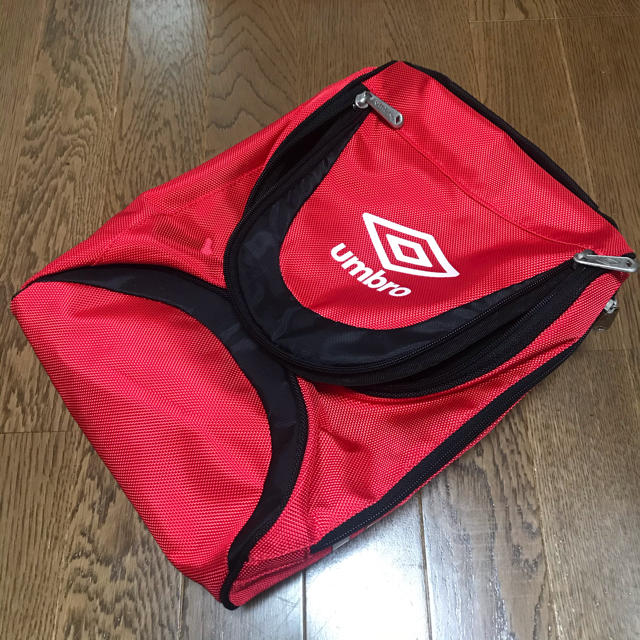 UMBRO(アンブロ)のアンブロ シューズケース スポーツ/アウトドアのサッカー/フットサル(シューズ)の商品写真