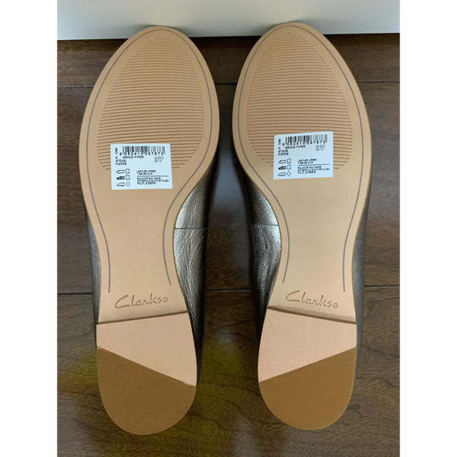 Clarks(クラークス)の★新品★ Clarks  フラットパンプス　ゴールド レディースの靴/シューズ(ハイヒール/パンプス)の商品写真