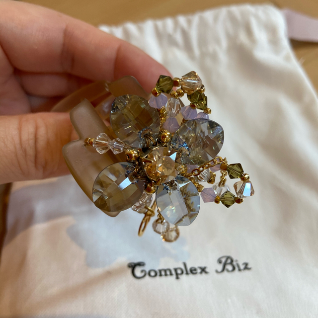 新品♡コンプレックスビズ ♡ シェルフローラル バンスクリップ