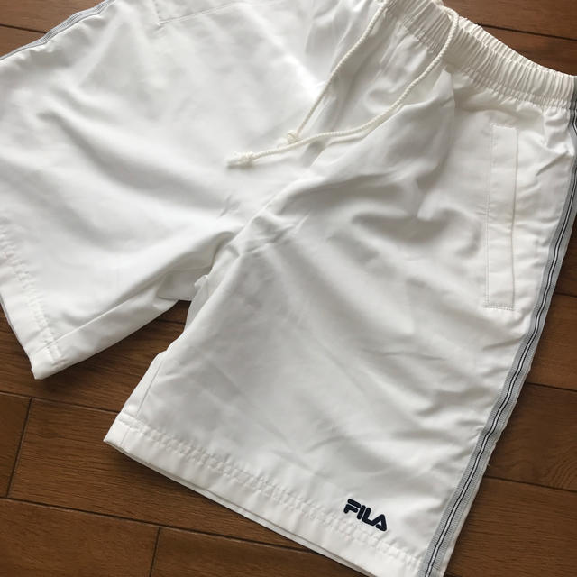 FILA(フィラ)の【美品】FILAホワイトハーフパンツM スポーツ/アウトドアのテニス(ウェア)の商品写真