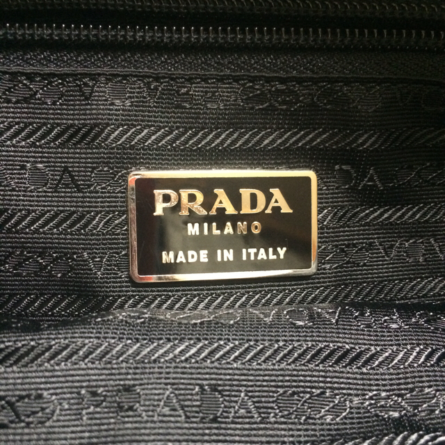 PRADA(プラダ)のプラダ 黒バッグ 中古品 レディースのバッグ(トートバッグ)の商品写真