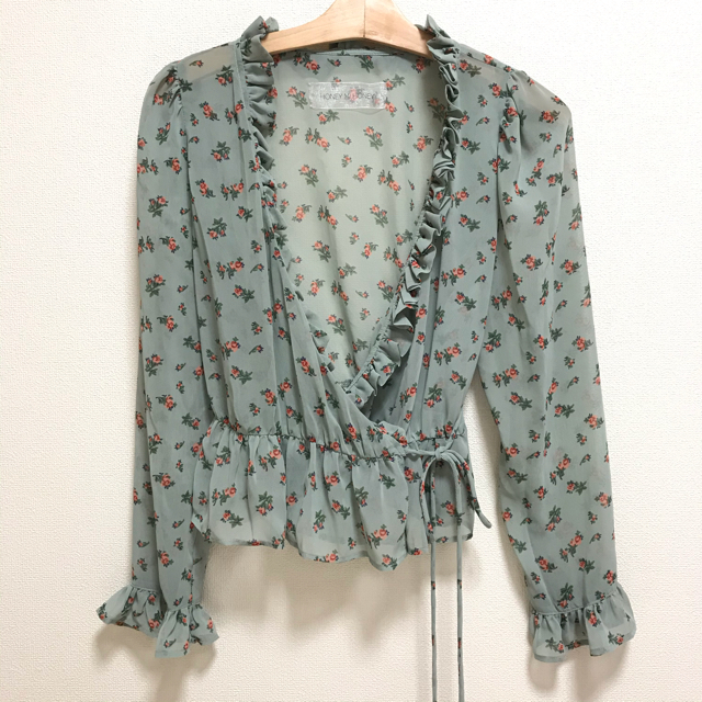 Honey mi Honey(ハニーミーハニー)のhoney mi honey ♡ rose cache-coeur blouse レディースのトップス(シャツ/ブラウス(長袖/七分))の商品写真