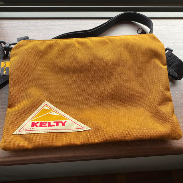 KELTY(ケルティ)のKELTYサコッシュ【日本正規品】VINTAGE FLAT POUCH S  レディースのバッグ(ボディバッグ/ウエストポーチ)の商品写真