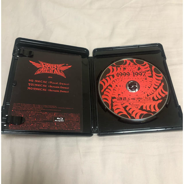 BABYMETAL(ベビーメタル)のLIVE～LEGEND　1999＆1997　APOCALYPSE Blu-ray エンタメ/ホビーのDVD/ブルーレイ(ミュージック)の商品写真