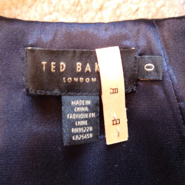 TED BAKER(テッドベイカー)のTED BAKERワンピース0 レディースのワンピース(ひざ丈ワンピース)の商品写真