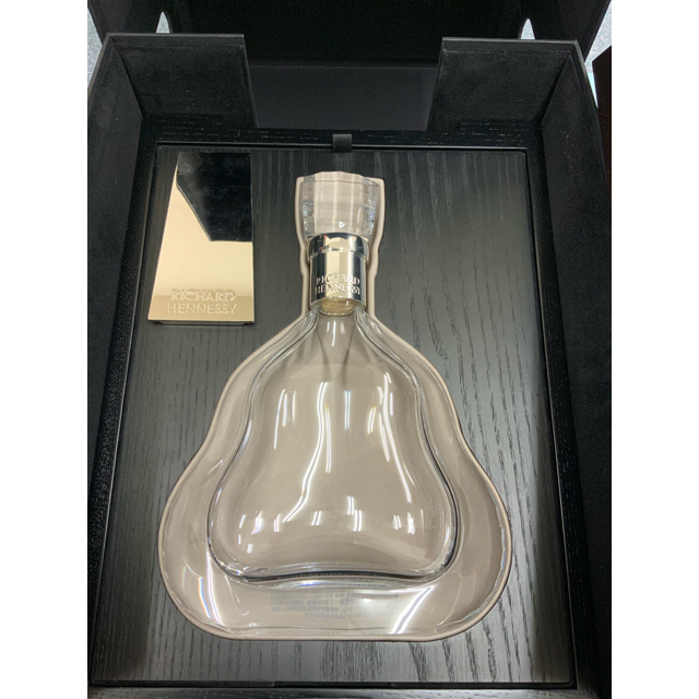 Baccarat(バカラ)のRICHARD  HENNESSY 箱入り　空ボトル　早いもの勝ち！　② 食品/飲料/酒の酒(ブランデー)の商品写真