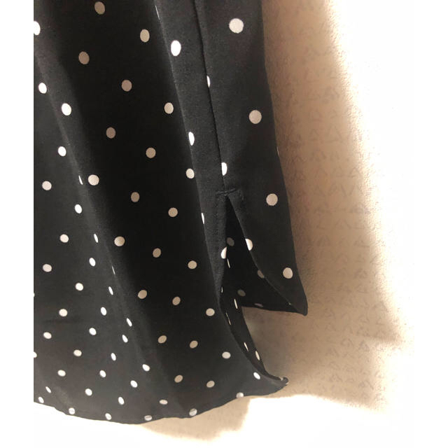 UNIQLO(ユニクロ)のユニクロノースリーブ襟付き水玉ワンピース レディースのワンピース(ひざ丈ワンピース)の商品写真