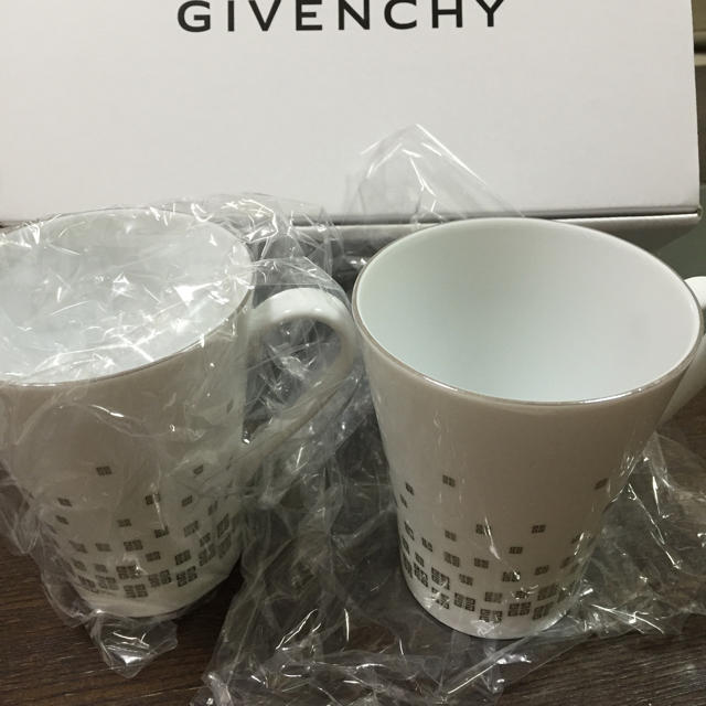 GIVENCHY(ジバンシィ)のGIVENCHY☆マグカップセット インテリア/住まい/日用品のキッチン/食器(グラス/カップ)の商品写真